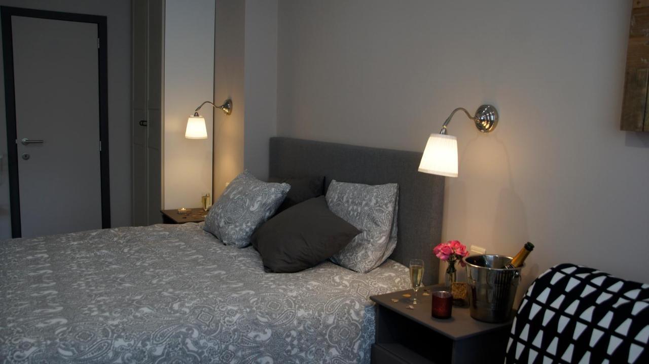 Les Petits Nids De Nina 2 Apartment Fosses-La-Ville Екстериор снимка